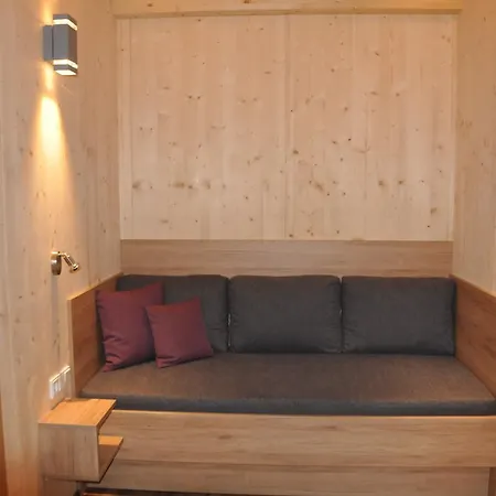 Apartament Hannah See